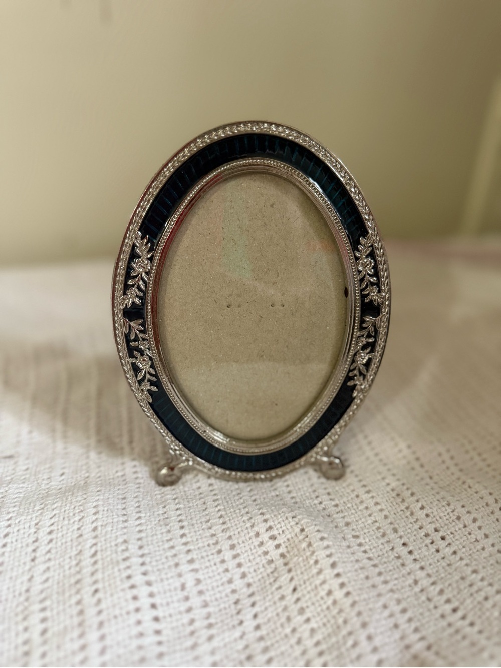 Silver Oval Photo Frame - Picture 5 of 5
